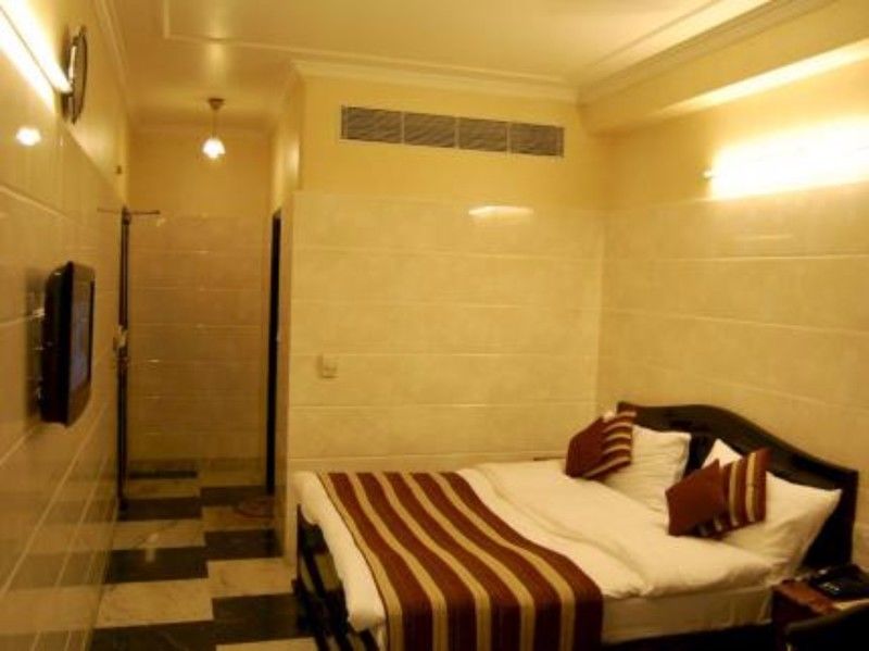 Treebo Trend Singh Sons Karol Bagh Hotell New Delhi Exteriör bild