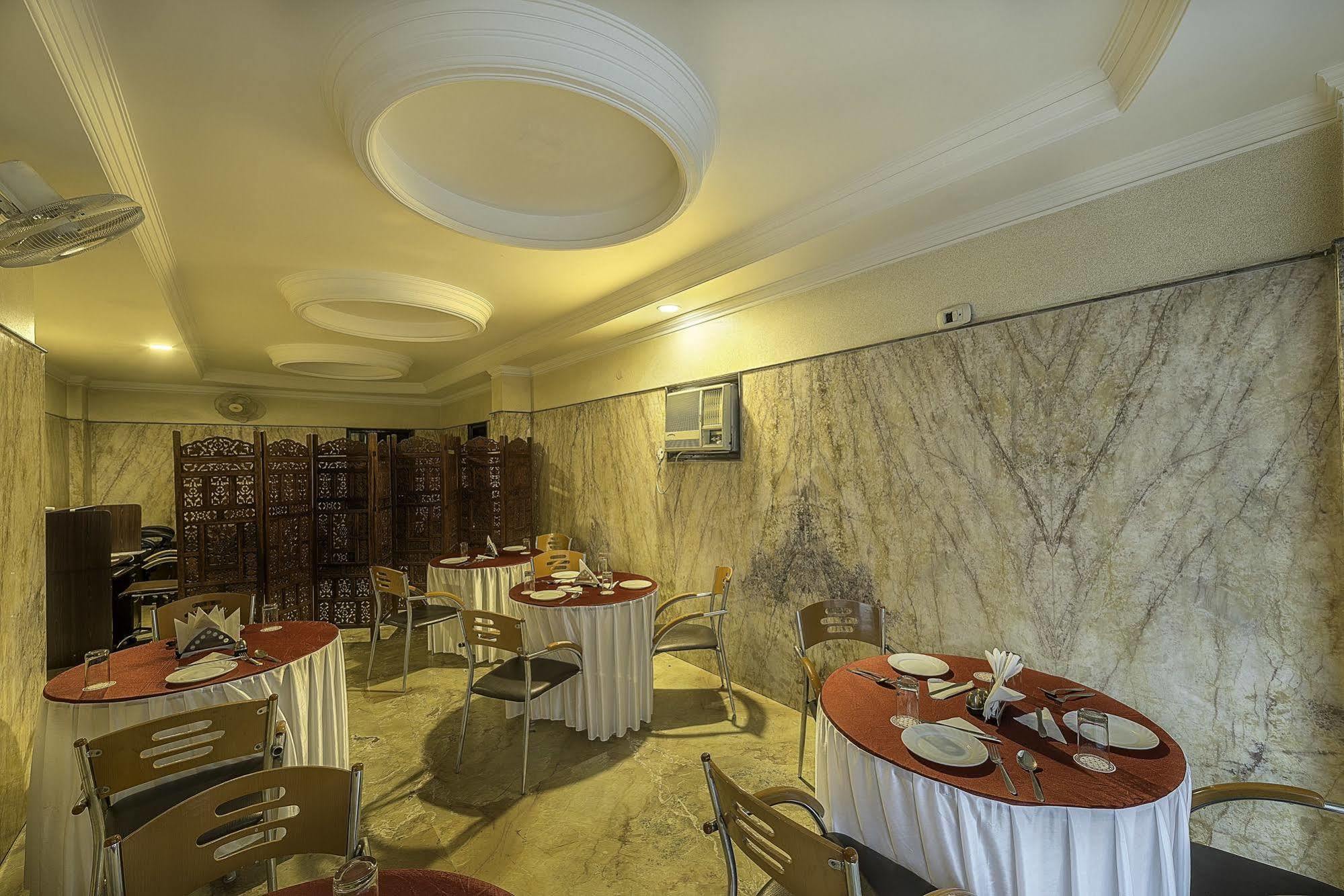 Treebo Trend Singh Sons Karol Bagh Hotell New Delhi Exteriör bild