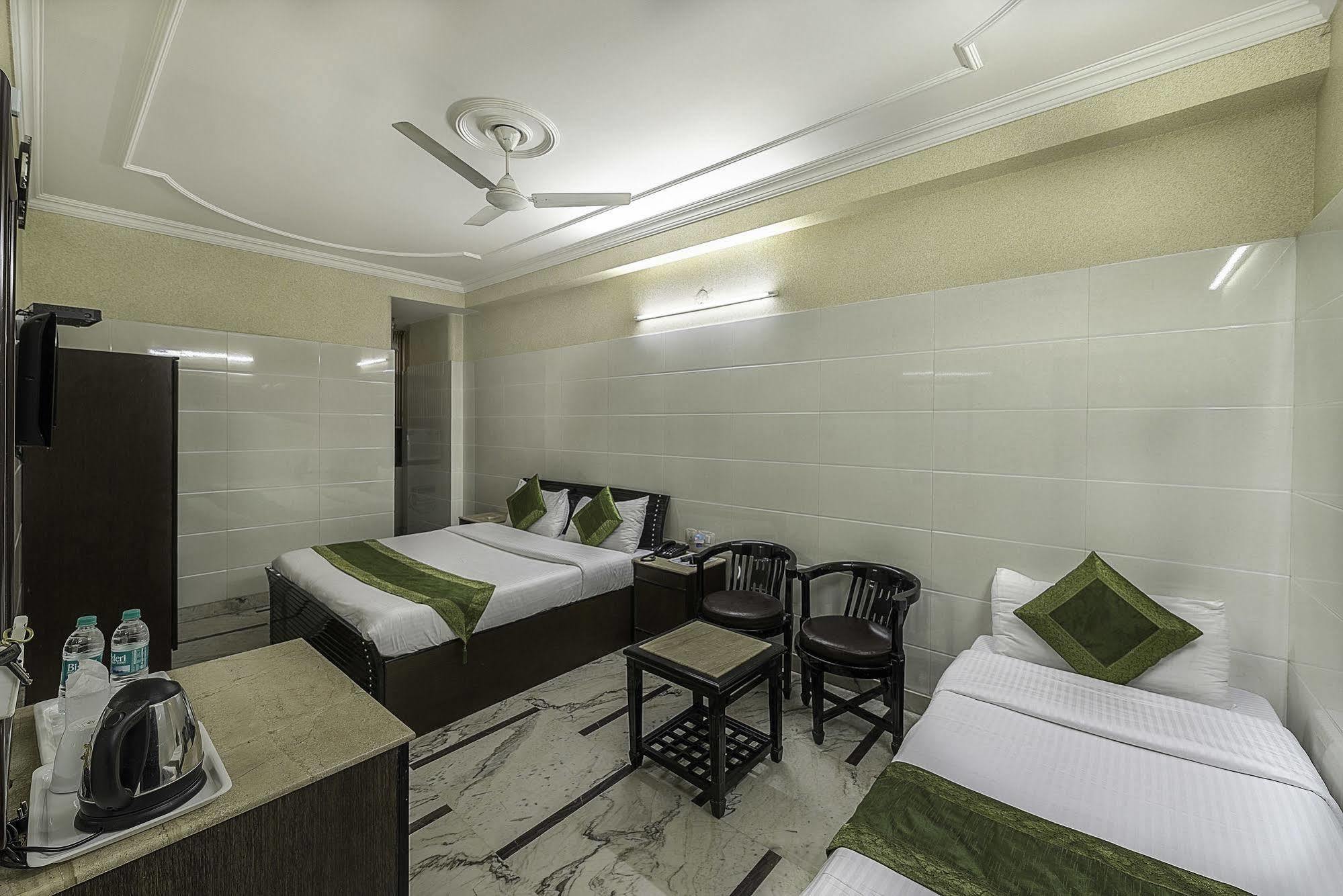 Treebo Trend Singh Sons Karol Bagh Hotell New Delhi Exteriör bild