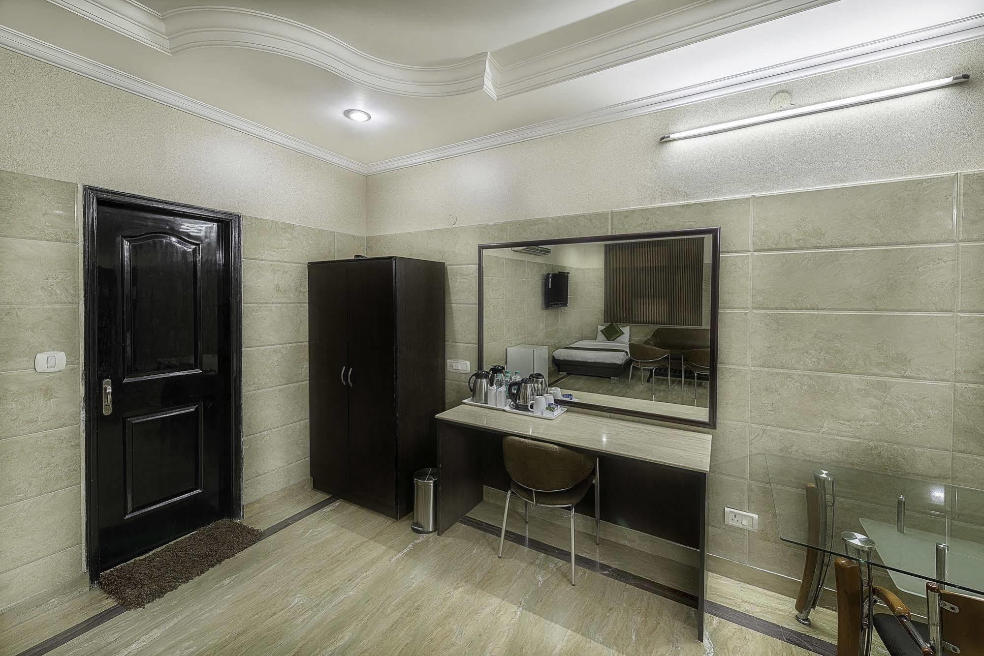 Treebo Trend Singh Sons Karol Bagh Hotell New Delhi Exteriör bild