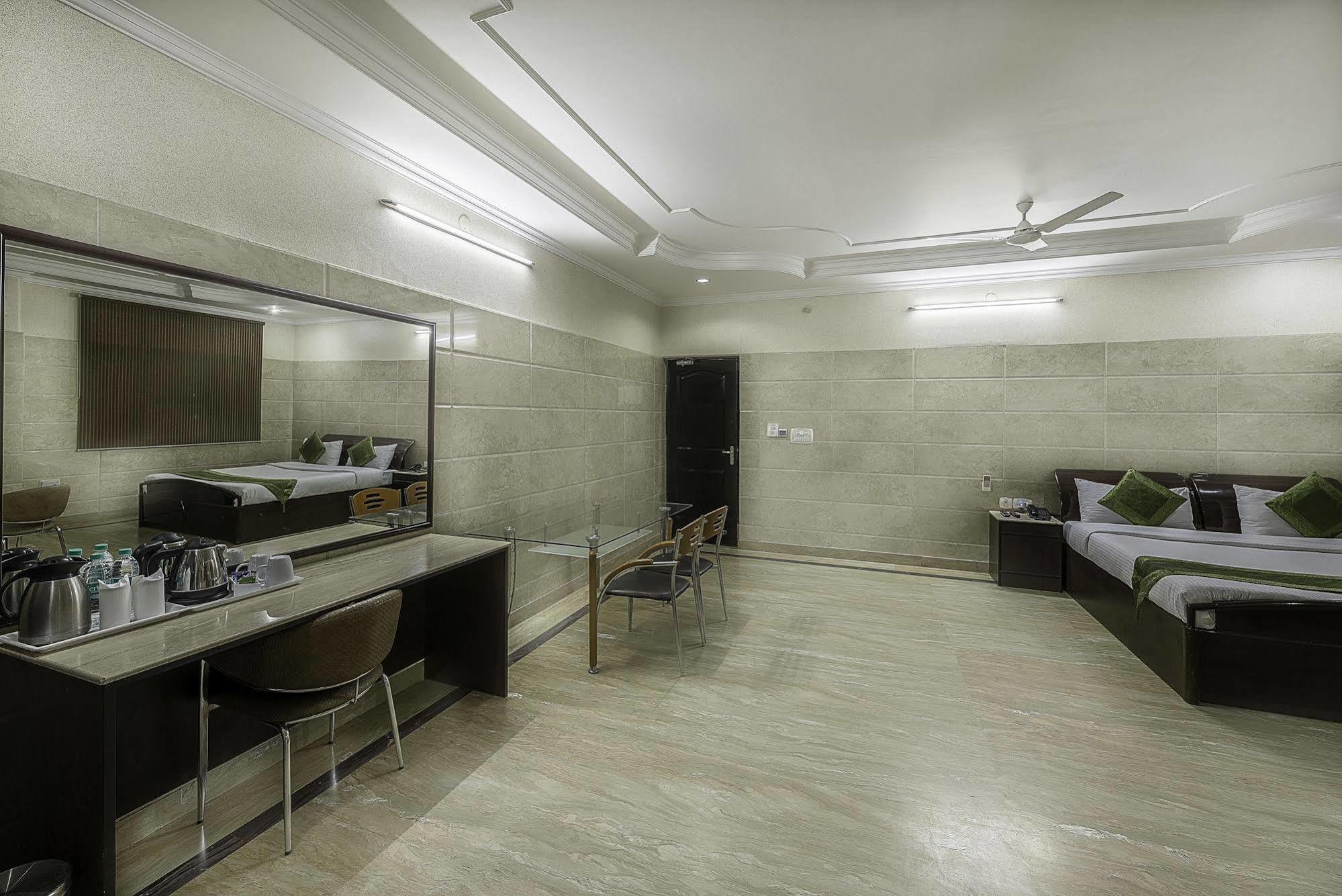 Treebo Trend Singh Sons Karol Bagh Hotell New Delhi Exteriör bild