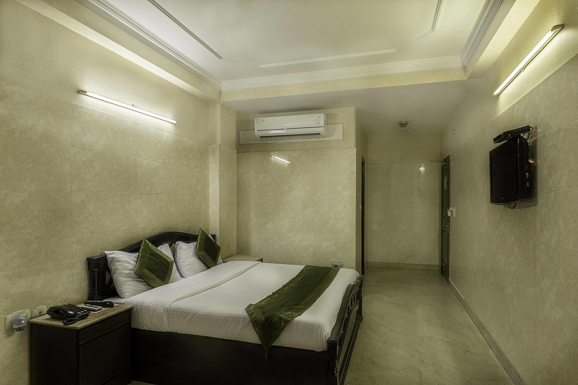 Treebo Trend Singh Sons Karol Bagh Hotell New Delhi Exteriör bild